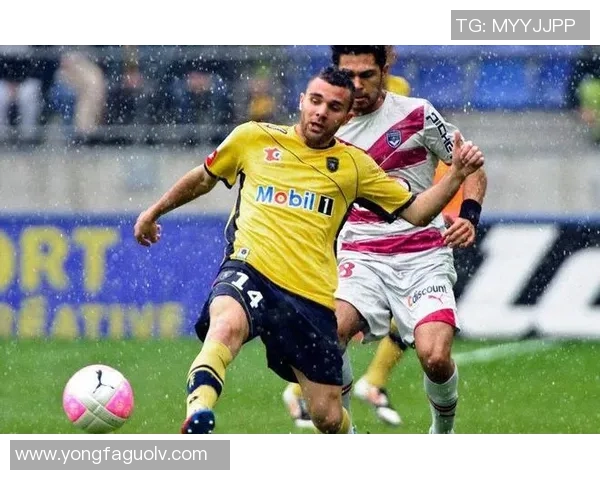 索肖与洛里昂历史交锋回顾及球队发展历程分析